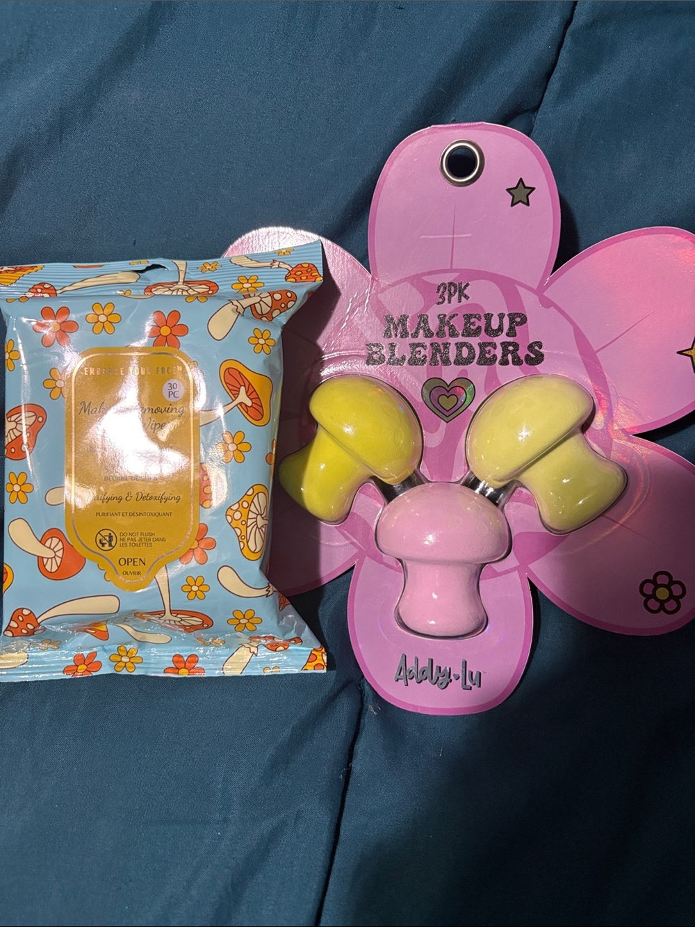Addy Lu - 3pc Mushroom Makeup Sponges & Embrace Your Face Makeup Wipes